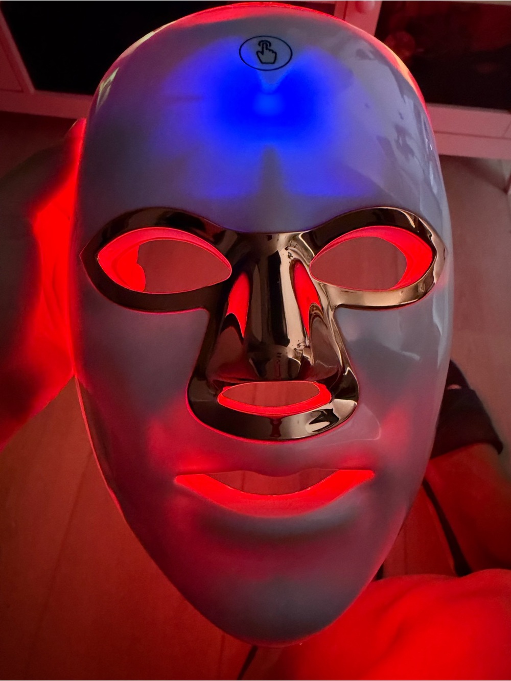 LED Phototherapy Acne Mask for Women - White and Gold